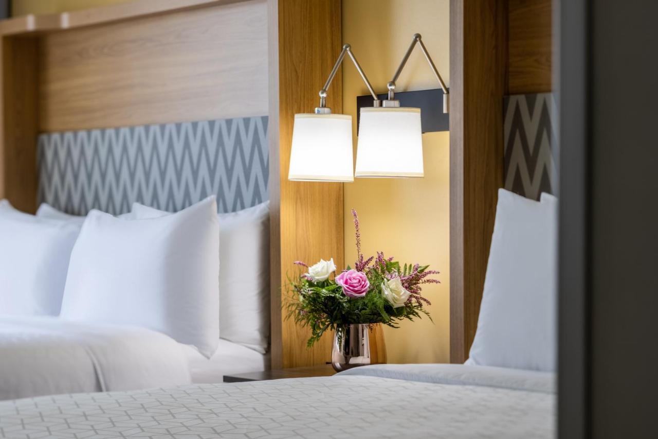 Holiday Inn - Long Island - Islip Arpt East By Ihg Holtsville Екстериор снимка