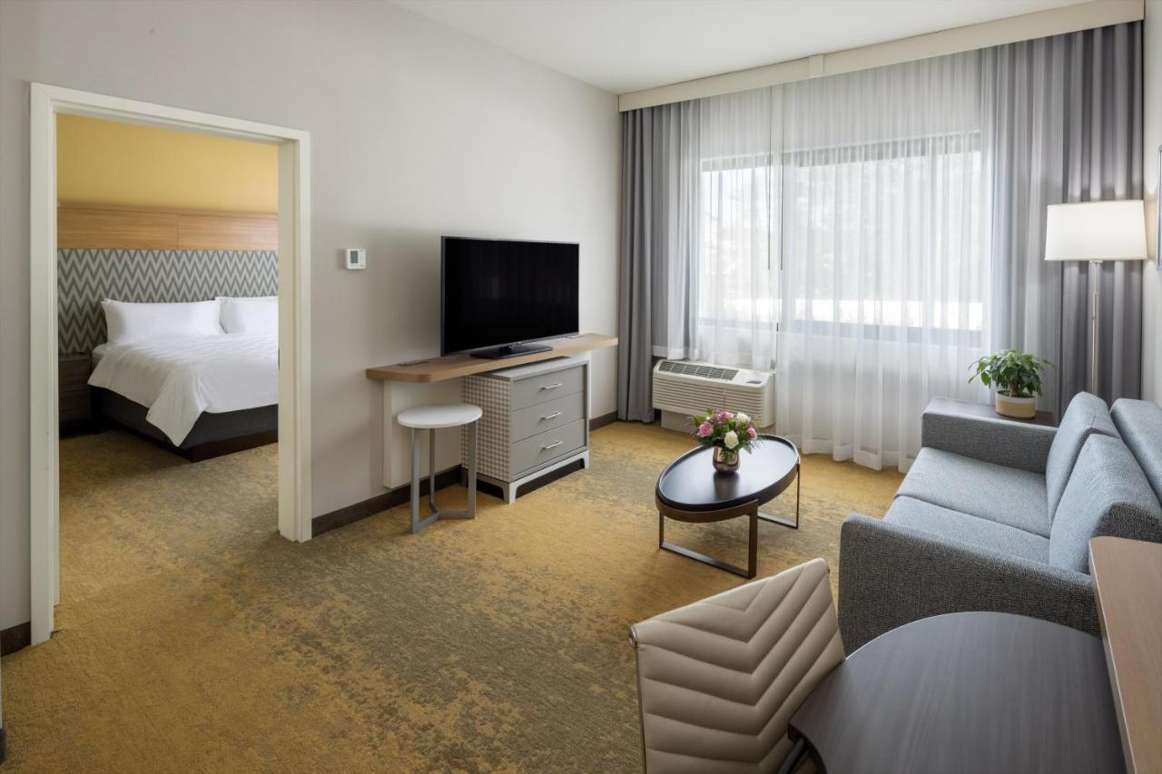 Holiday Inn - Long Island - Islip Arpt East By Ihg Holtsville Екстериор снимка