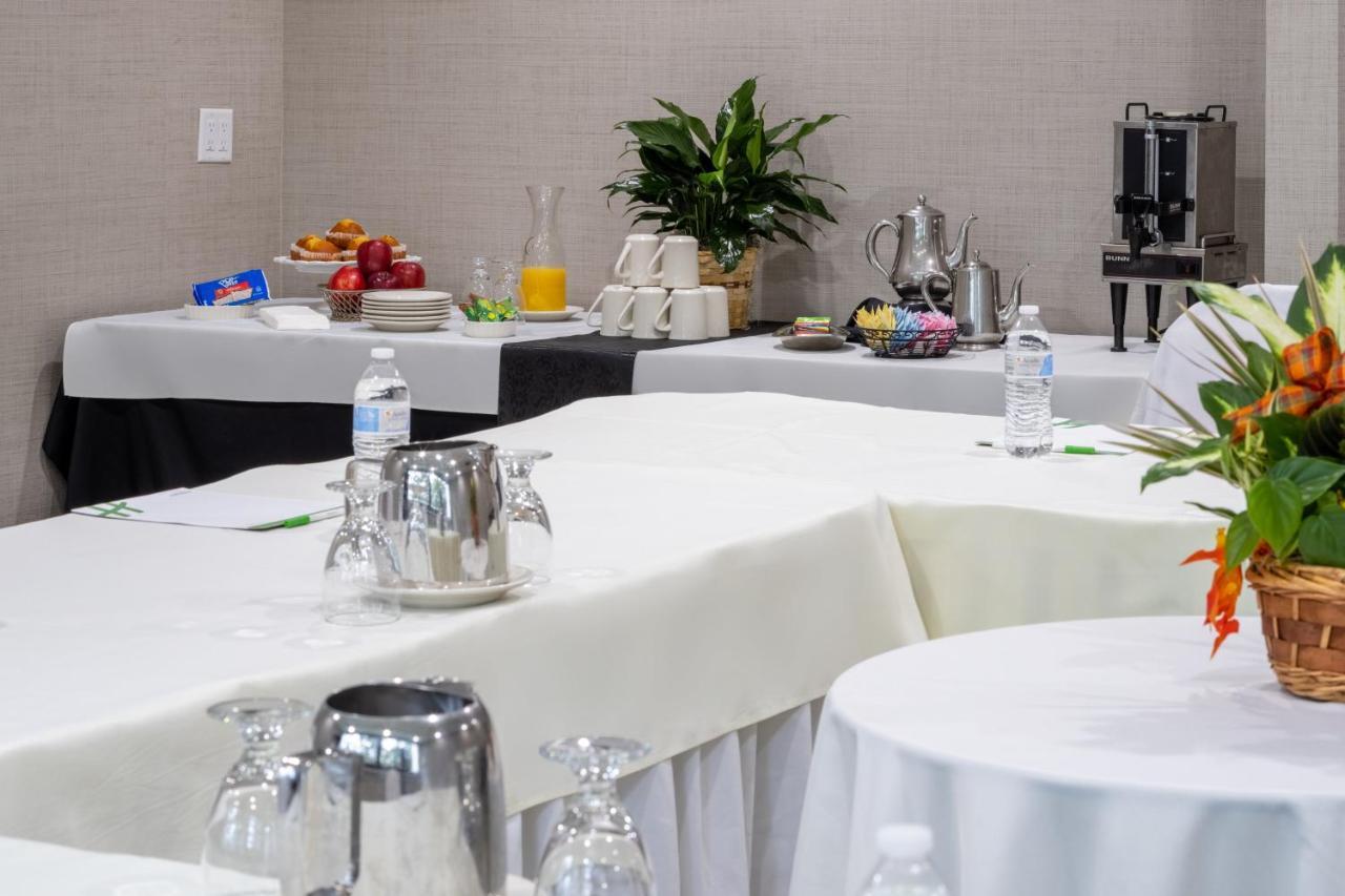 Holiday Inn - Long Island - Islip Arpt East By Ihg Holtsville Екстериор снимка