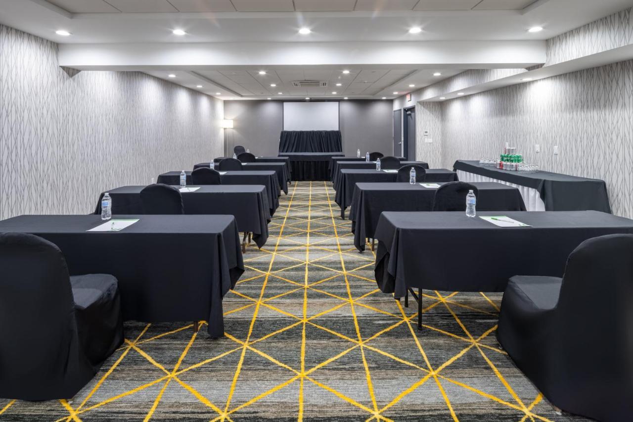 Holiday Inn - Long Island - Islip Arpt East By Ihg Holtsville Екстериор снимка