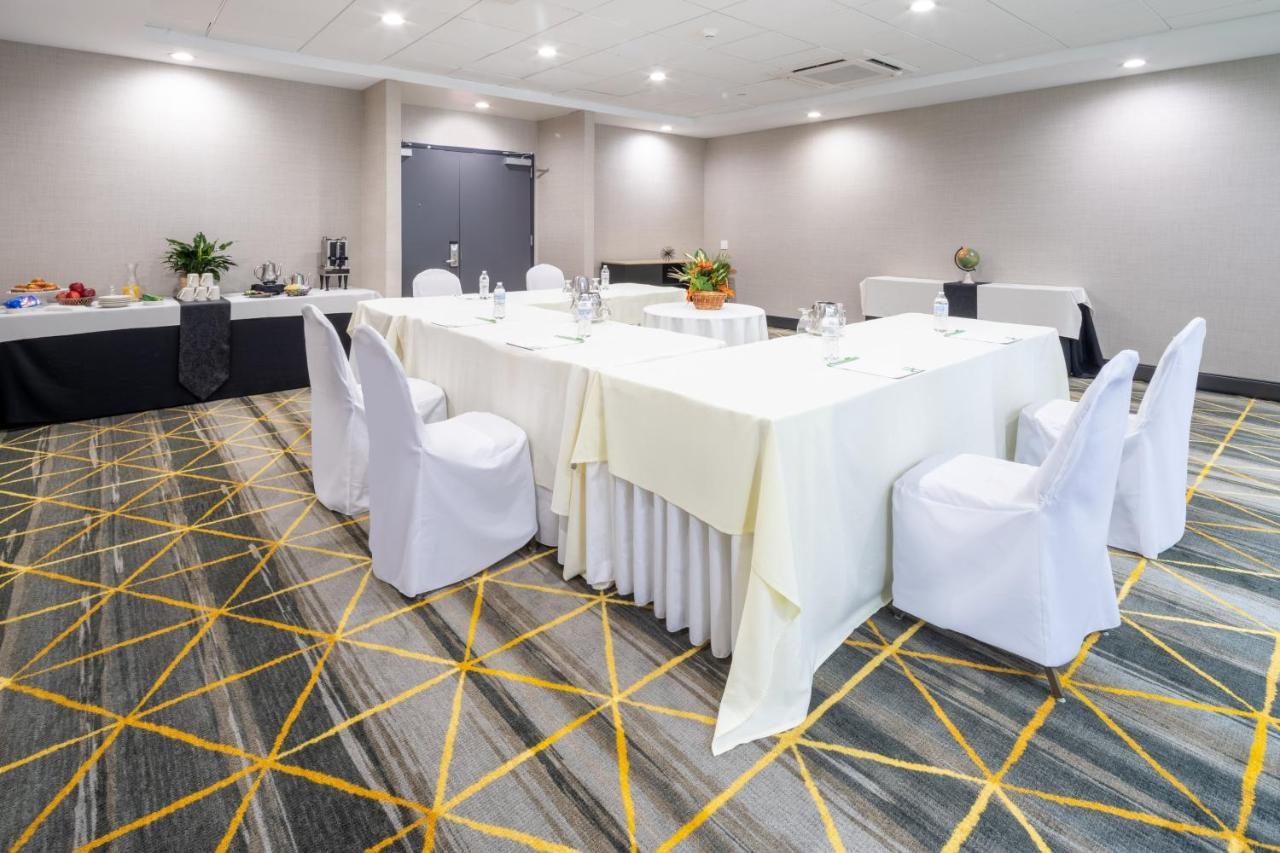 Holiday Inn - Long Island - Islip Arpt East By Ihg Holtsville Екстериор снимка